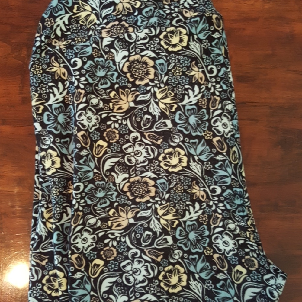 Lularoe tall and curvy